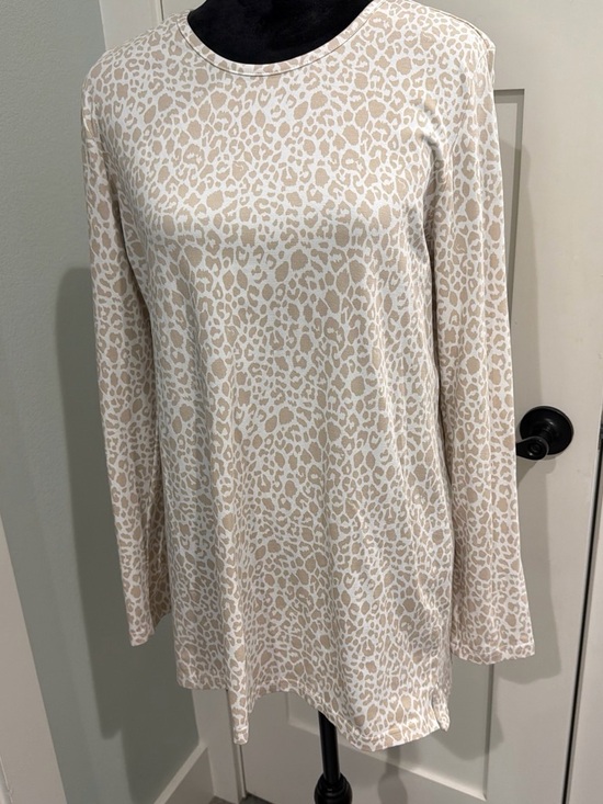 Marleylilly Tops - Marleylilly Long Sleeve Cream Leopard Print Top 95 cotton 5 spandex size large